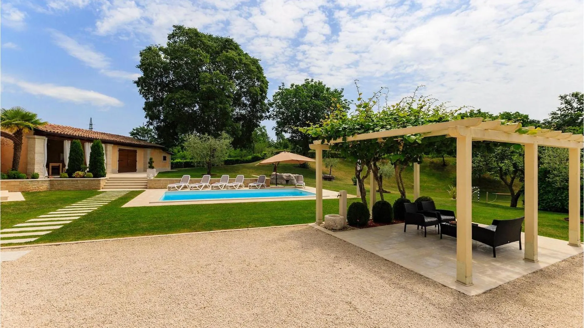 Villa Viscum Vela Traba