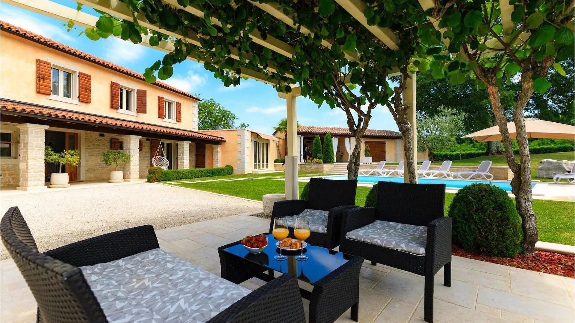 Villa Viscum Vela Traba بيت للعطل